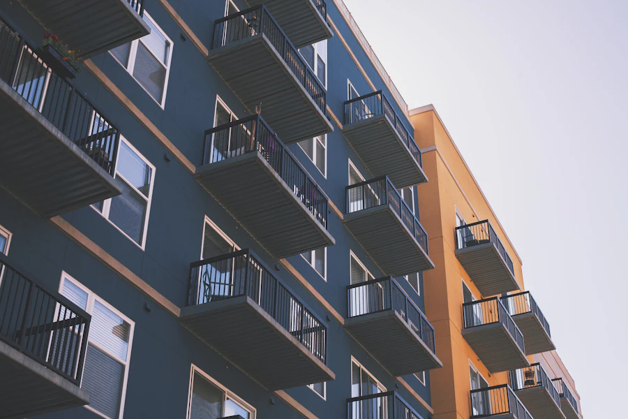 Modern appartementencomplex met balkons